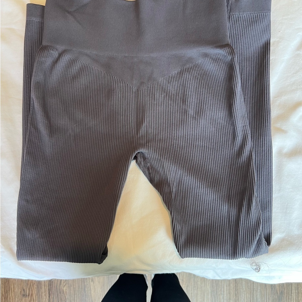 Gray Ribbed Two-Piece Set - Picture 5 of 5